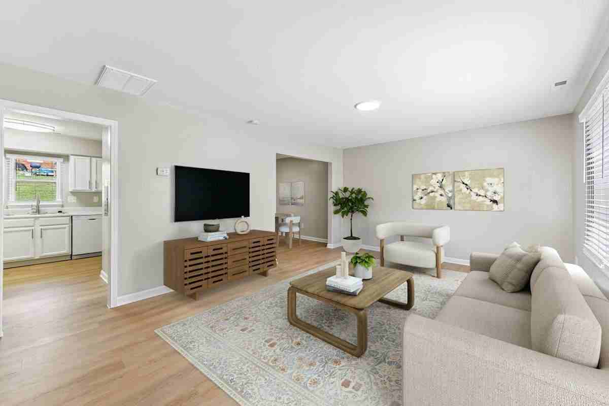 1351 Sharon Rd W