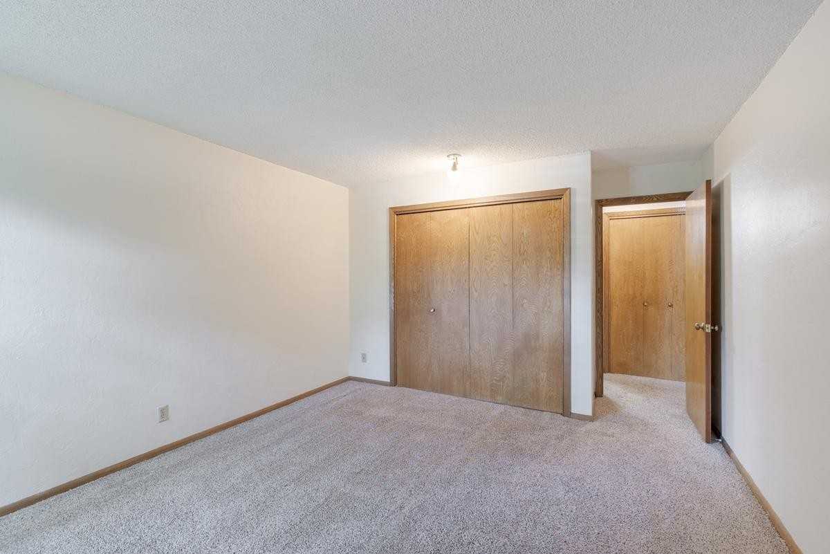 240 Central Ave N - Photo 3 of 50