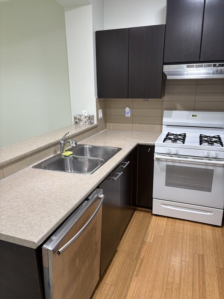9319 University Crescent #512 - Photo 5 of 21