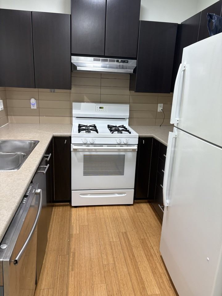 9319 University Crescent #512 - Photo 4 of 21