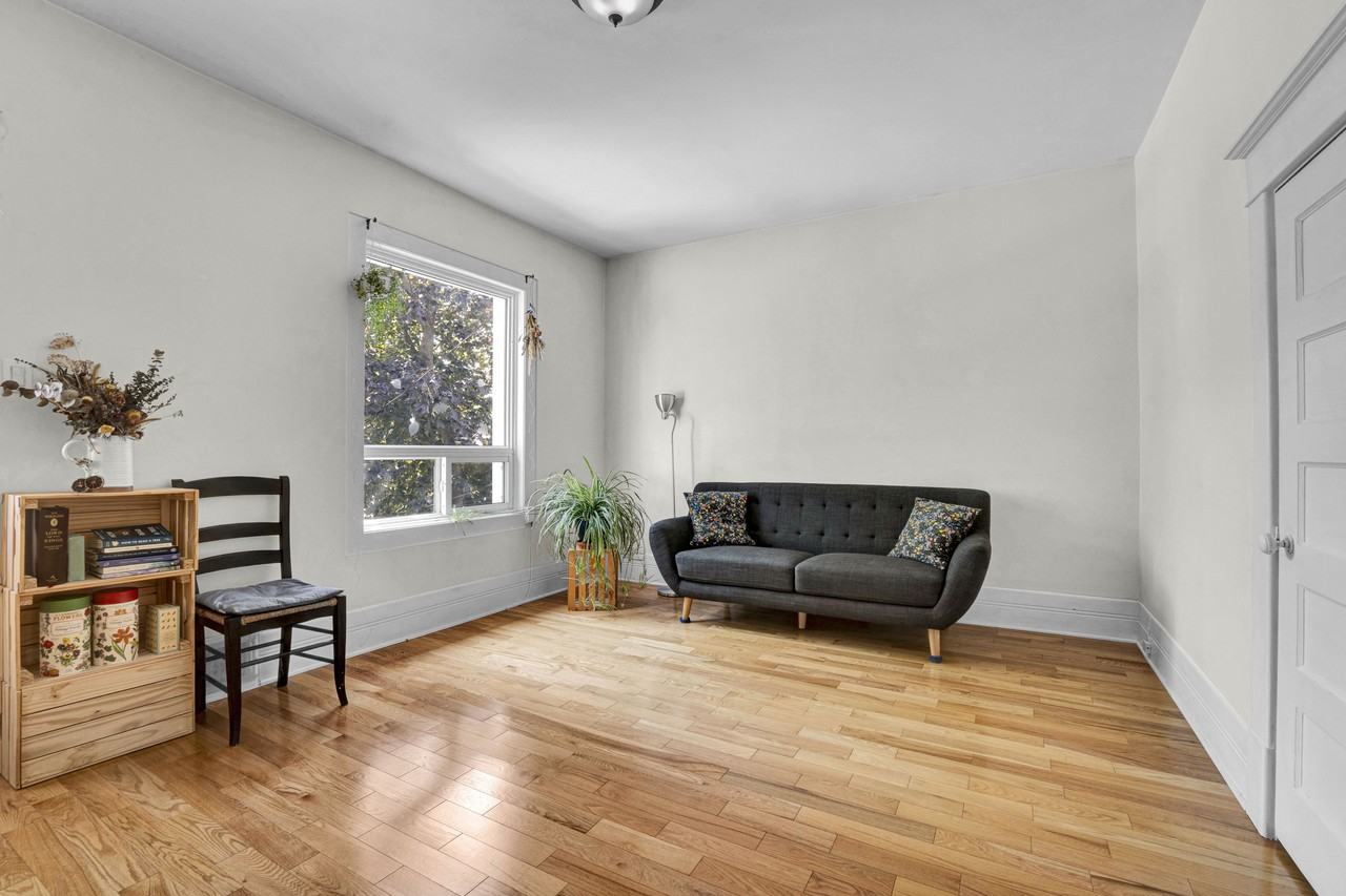 172 Ivy Crescent #2 - Photo 3 of 18