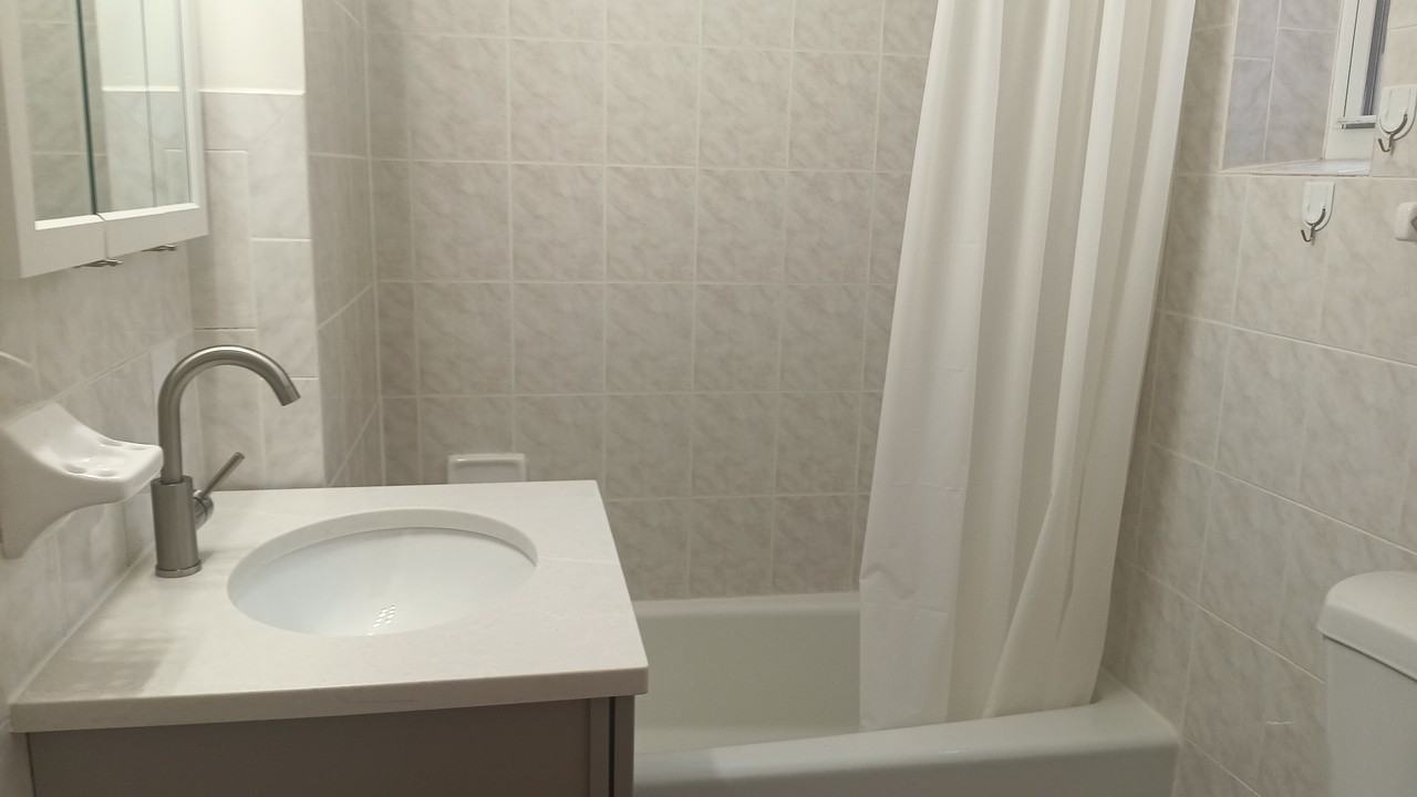 1746 63rd Street #2F - Photo 6 of 7