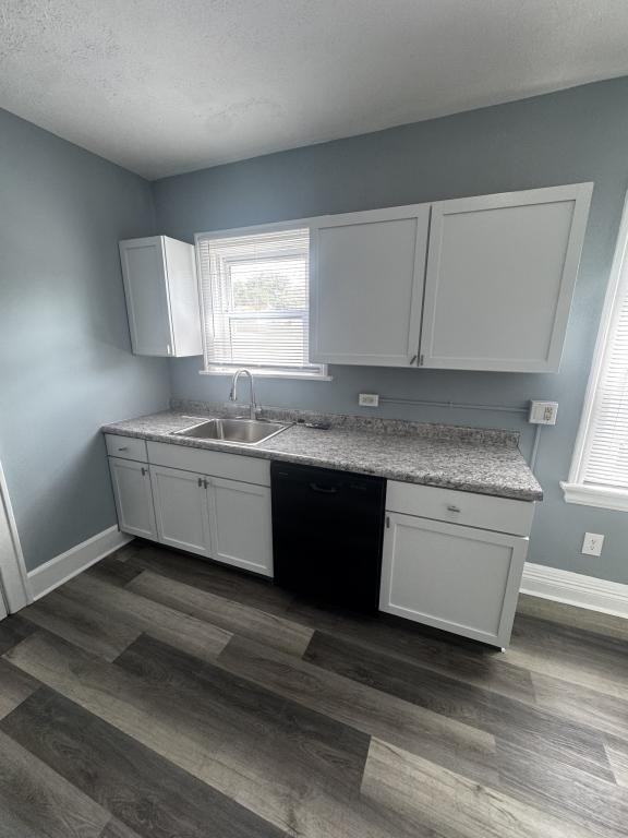 5711 Warren Ave - Photo 2 of 8