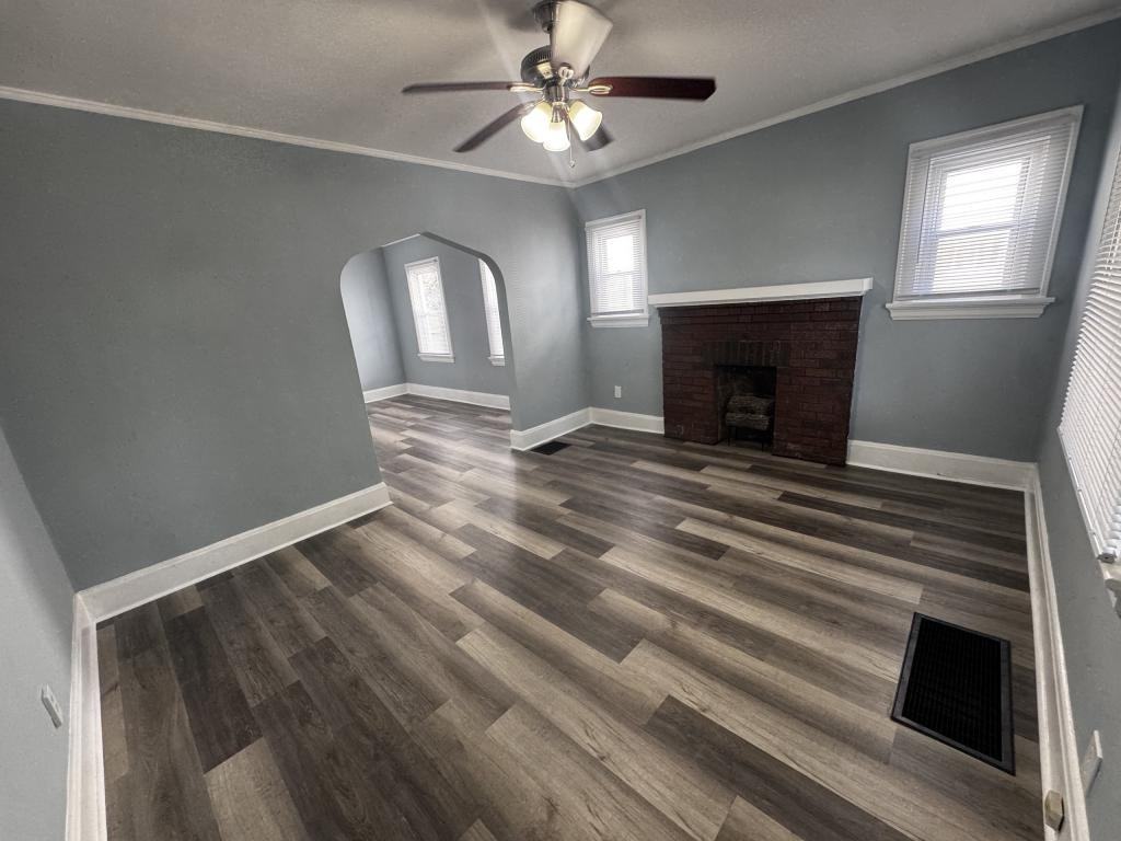 5711 Warren Ave - Photo 4 of 8