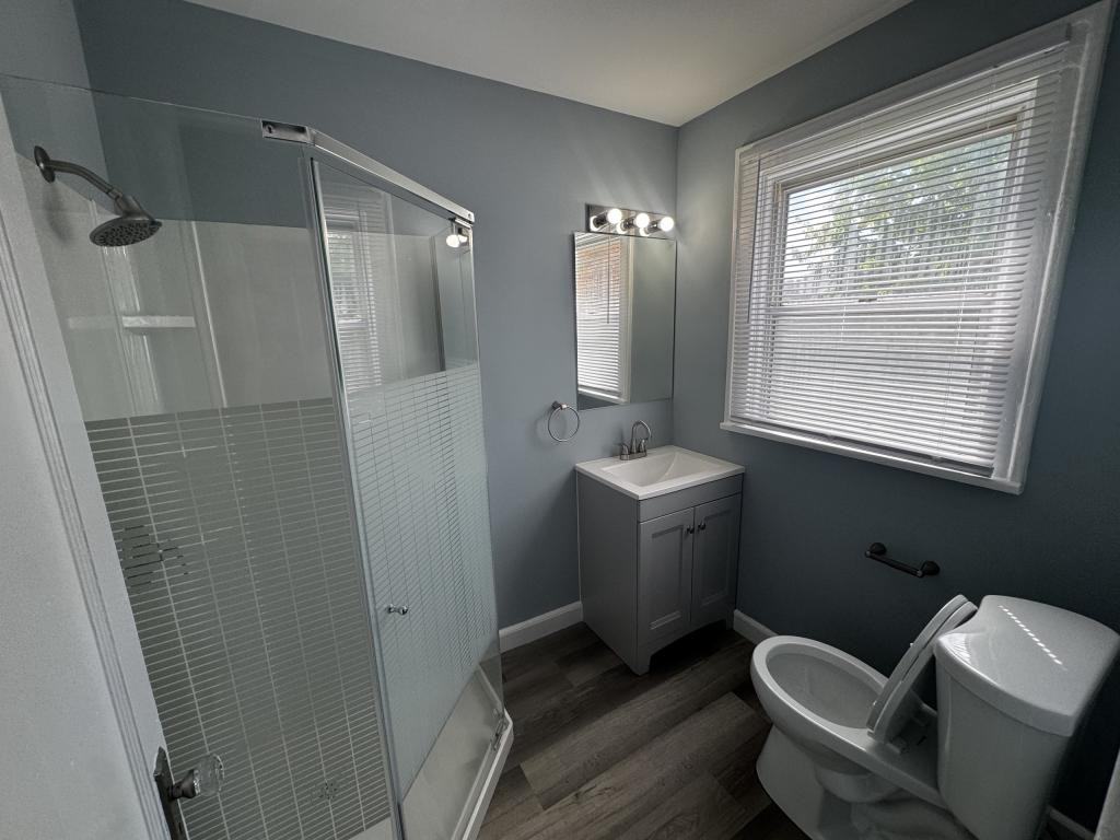 5711 Warren Ave - Photo 6 of 8