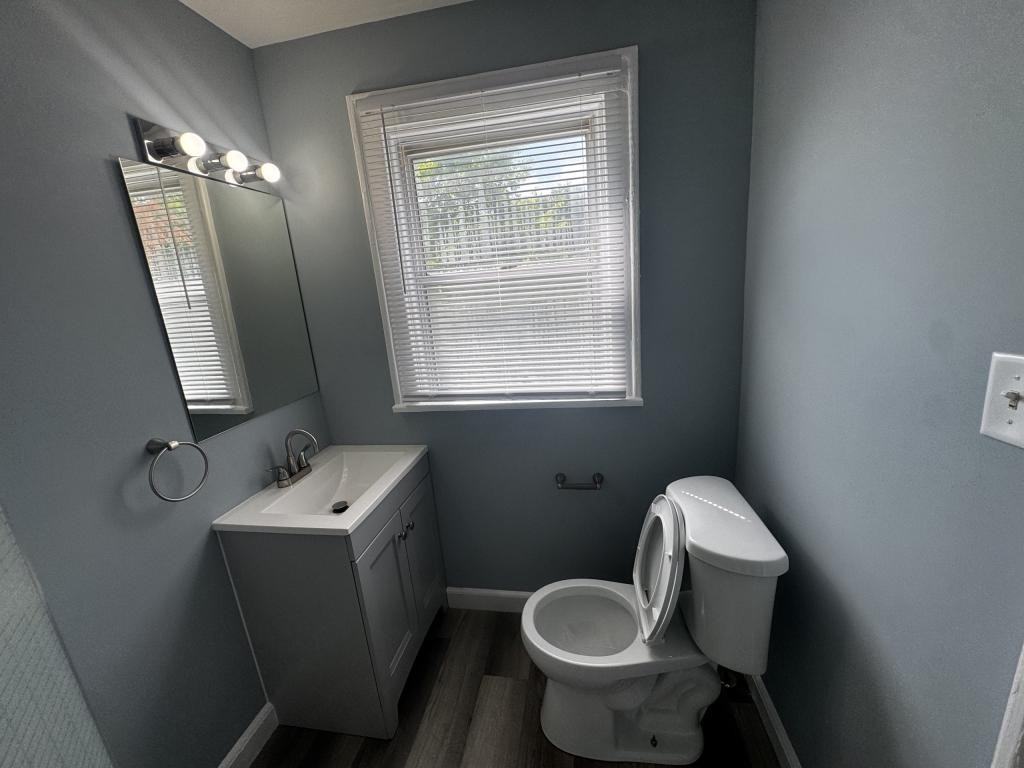 5711 Warren Ave - Photo 7 of 8