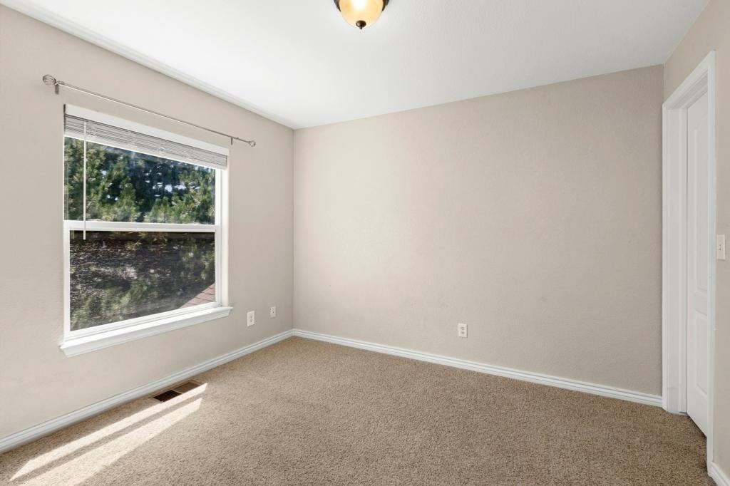 5551 29th St - Photo 2 of 15