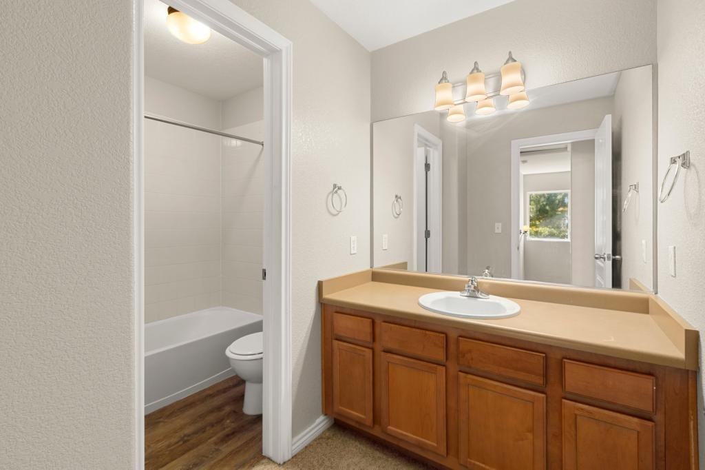 5551 29th St - Photo 3 of 15