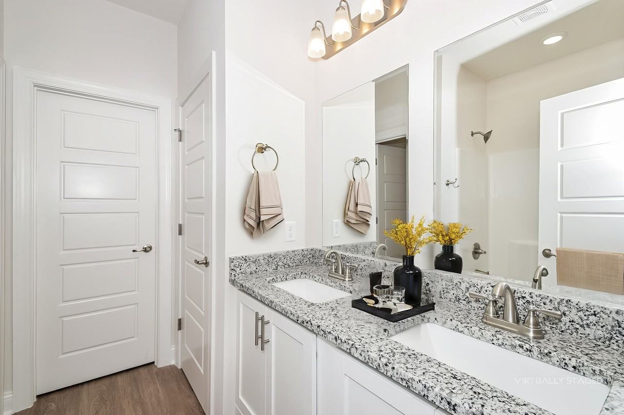 1040 1040 Walker Point Way - Photo 6 of 25