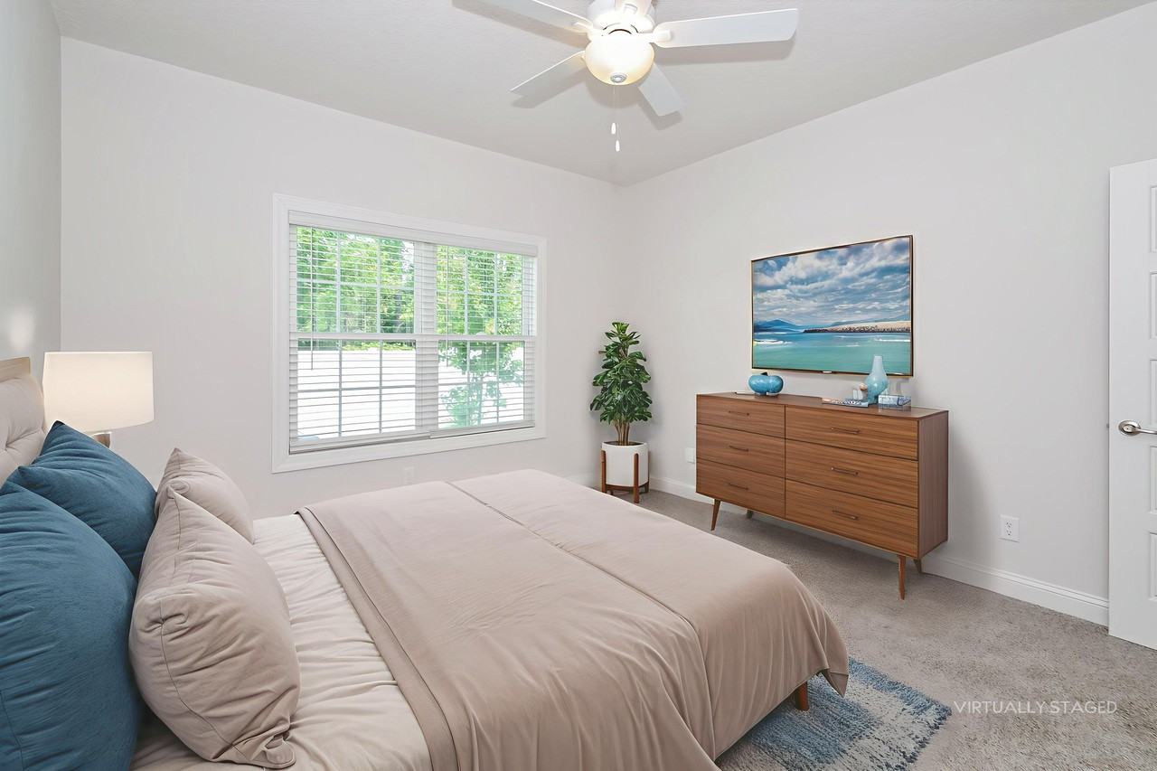 1040 1040 Walker Point Way - Photo 7 of 25