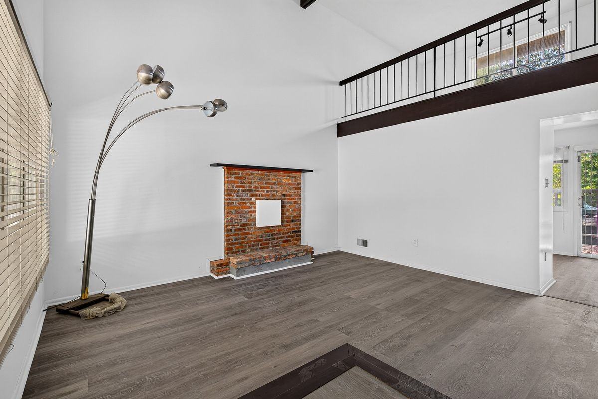 8801 Monmouth Dr - Photo 3 of 38