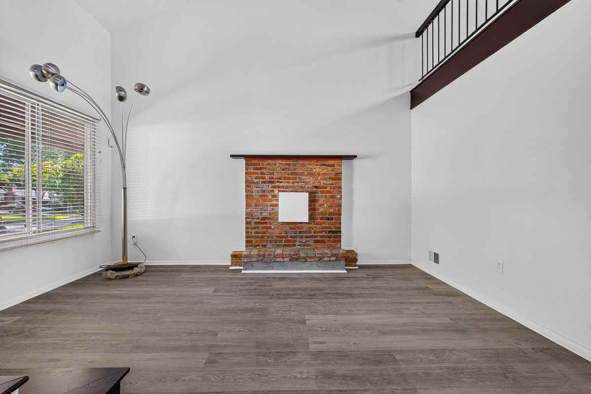 8801 Monmouth Dr - Photo 4 of 38