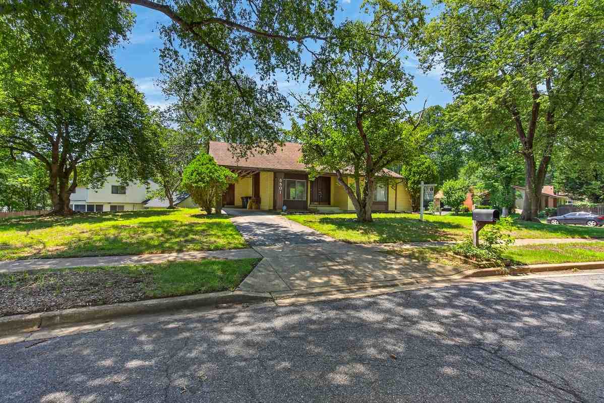 8801 Monmouth Dr - Photo 6 of 38