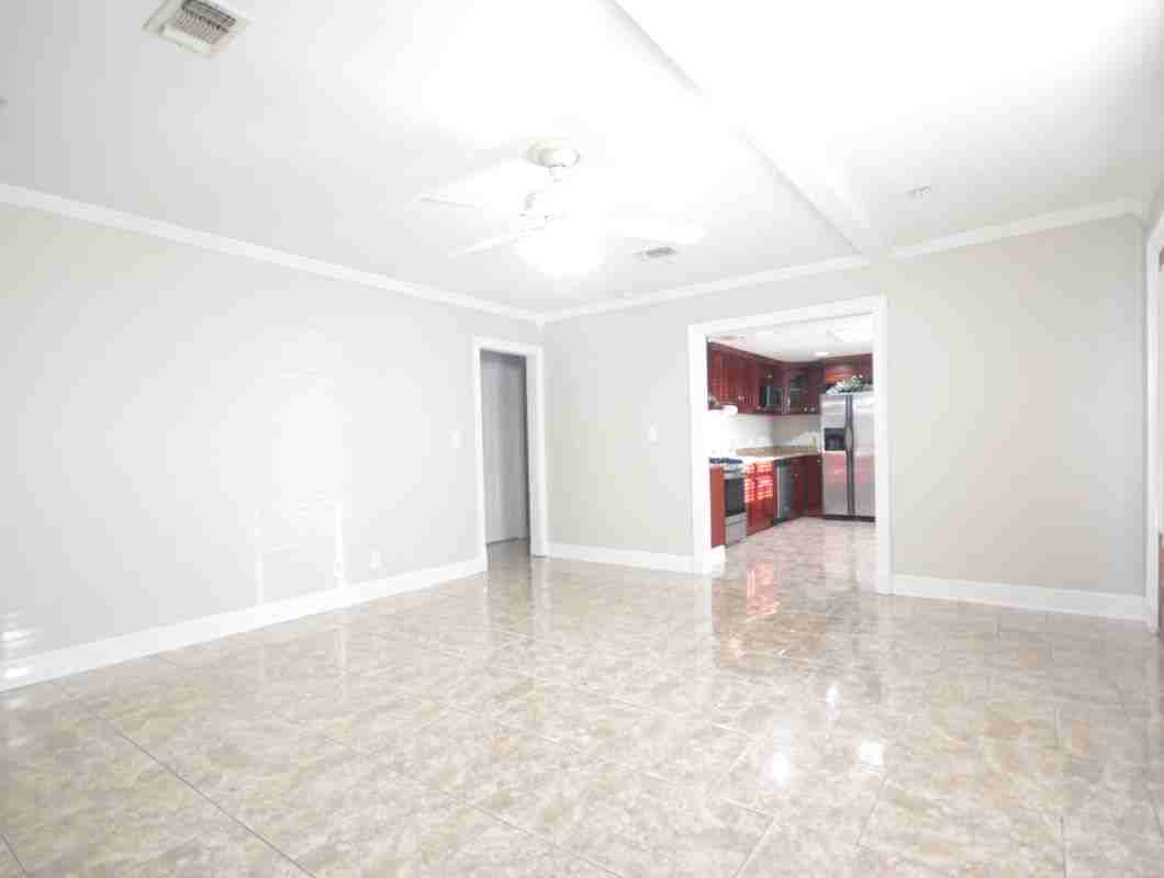 3816 Delaware Ave - Photo 2 of 4