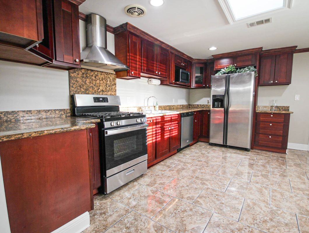 3816 Delaware Ave - Photo 3 of 4