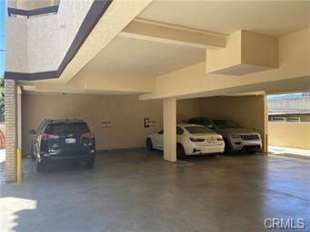 1022 Irving Ave ##3 - Photo 3 of 17