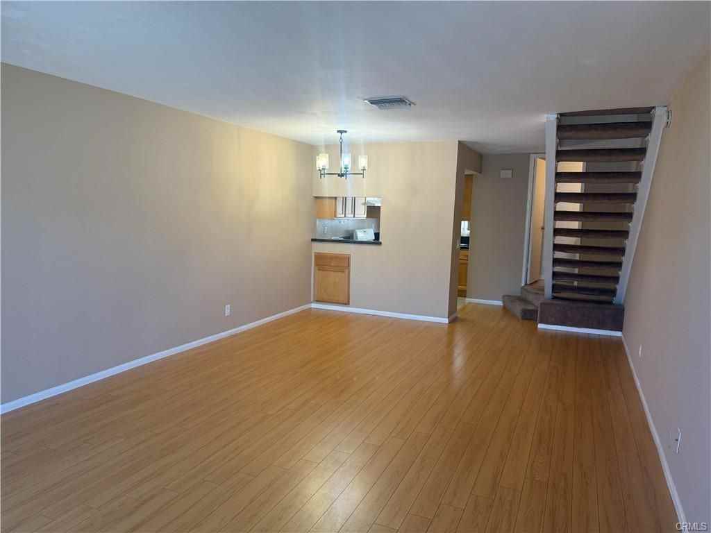 1022 Irving Ave ##3 - Photo 6 of 17