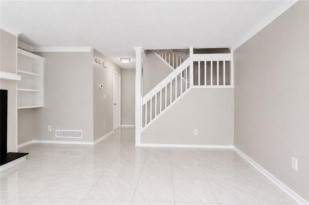 3065 Destin Cir - Photo 3 of 32