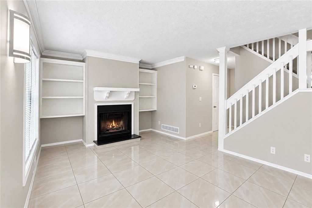 3065 Destin Cir - Photo 4 of 32