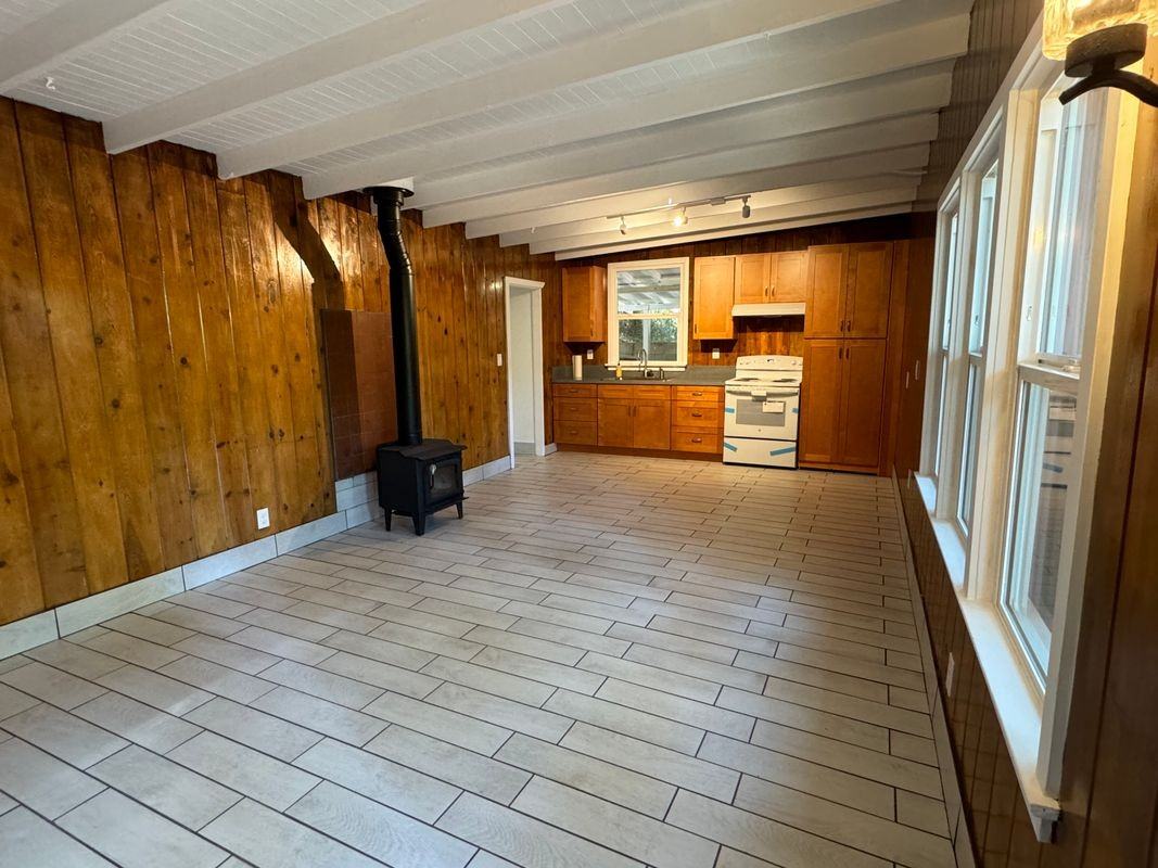 1619 Oak Dr - Photo 4 of 21