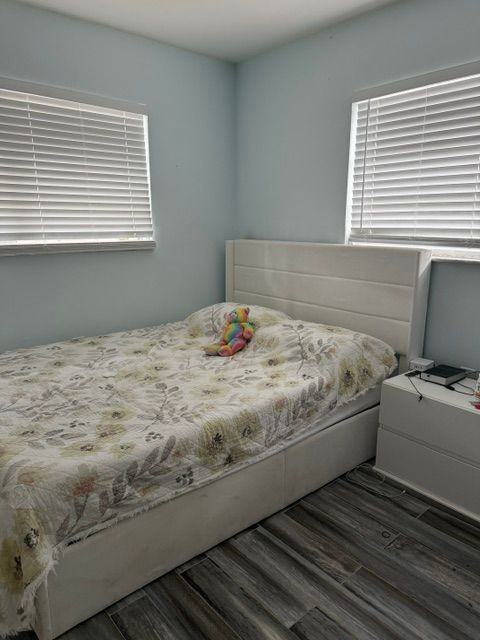 668 Sw 9th Ave - Photo 4 of 4