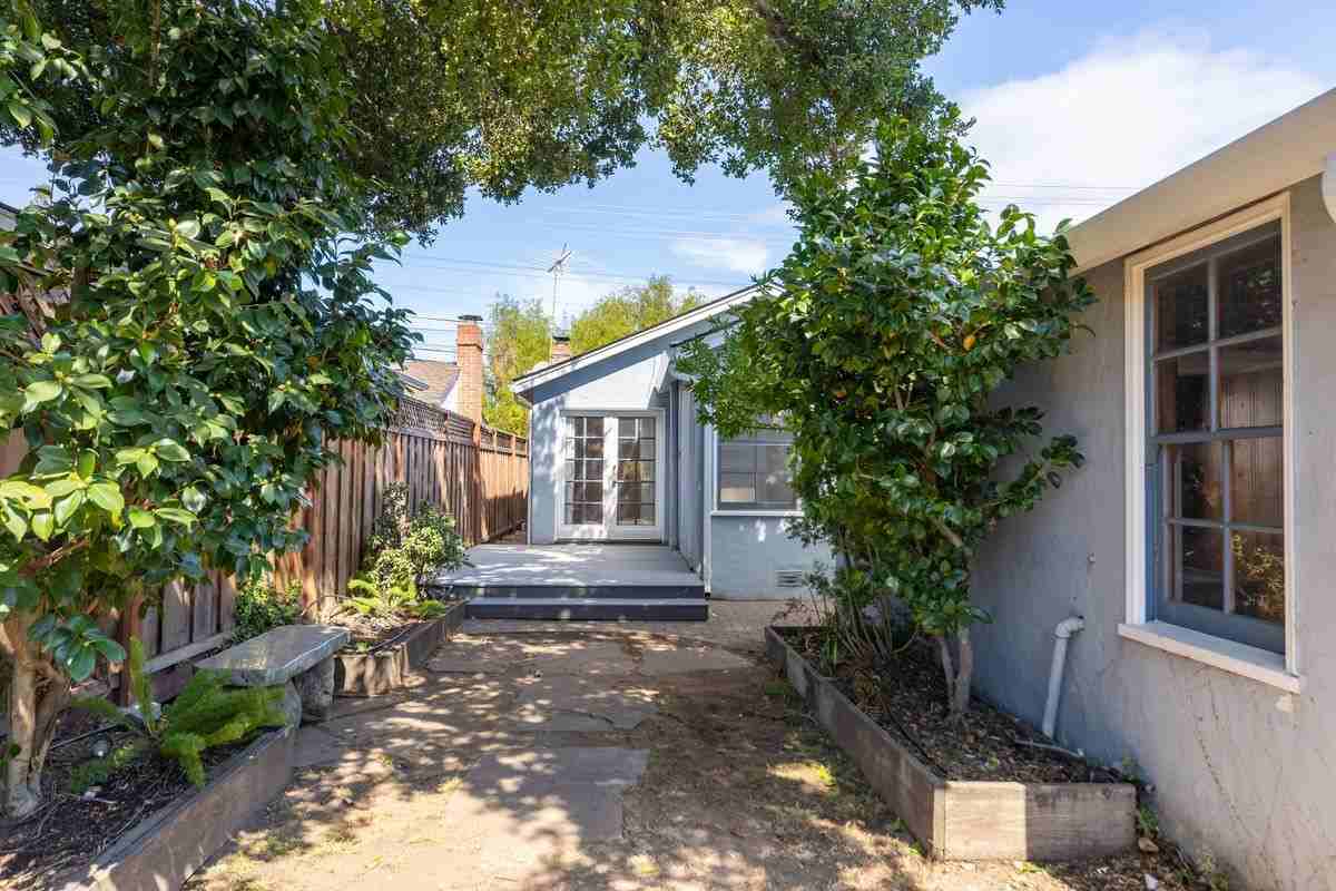 1955 Brittan Ave - Photo 3 of 14