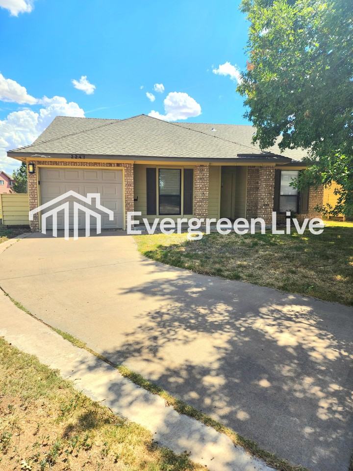 2241 Zuni Ct - Photo 2 of 24