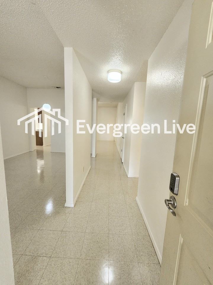 2241 Zuni Ct - Photo 3 of 24
