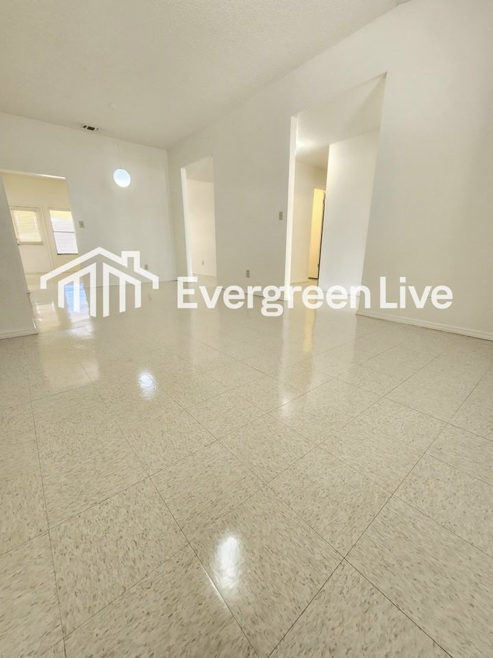 2241 Zuni Ct - Photo 4 of 24