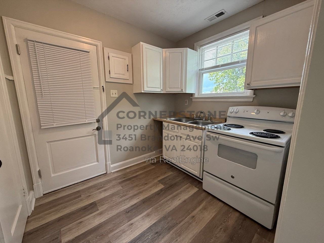 353 Highland Ave Sw #3 - Photo 3 of 15