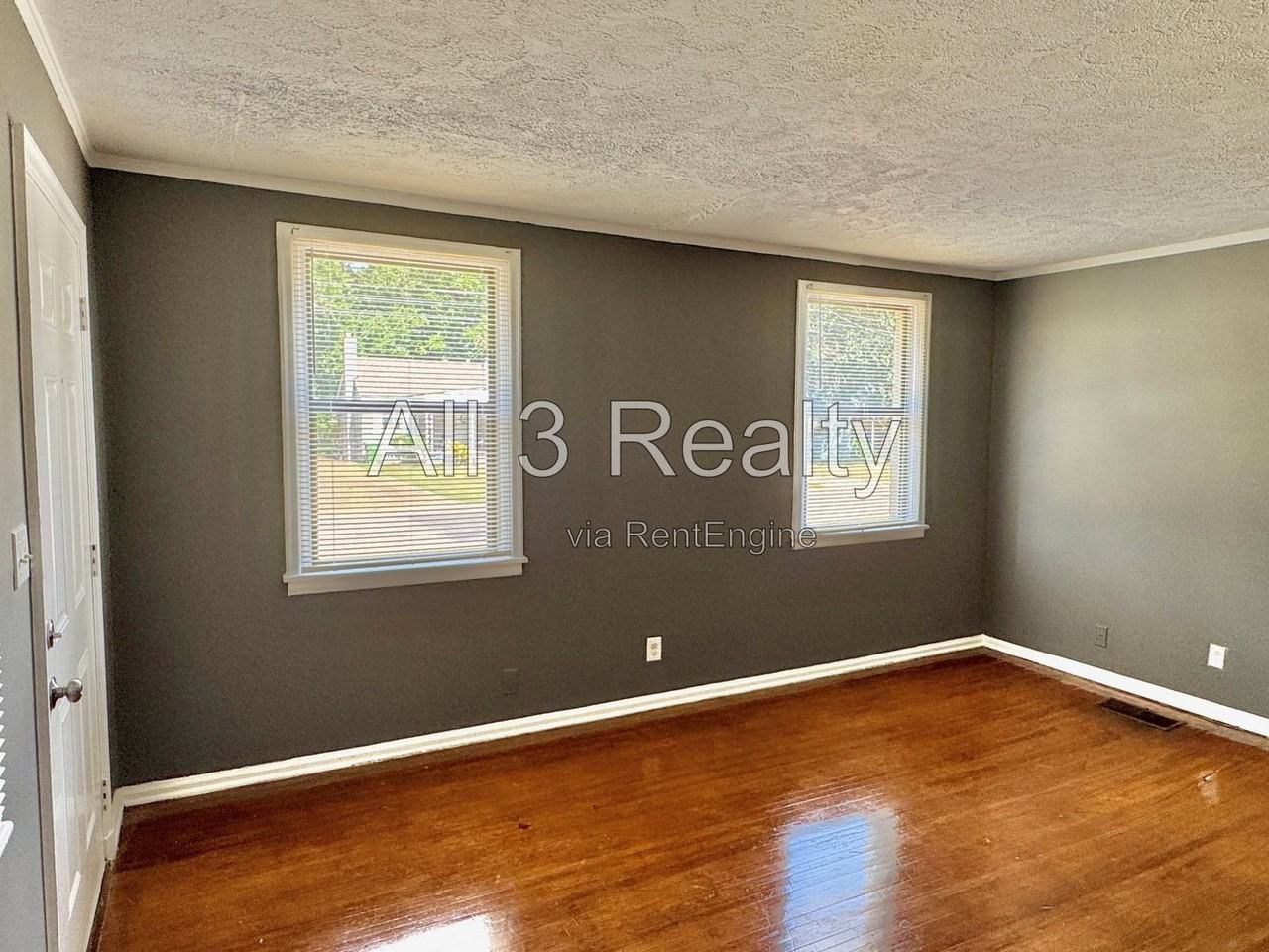 208 Bradley Dr - Photo 7 of 31