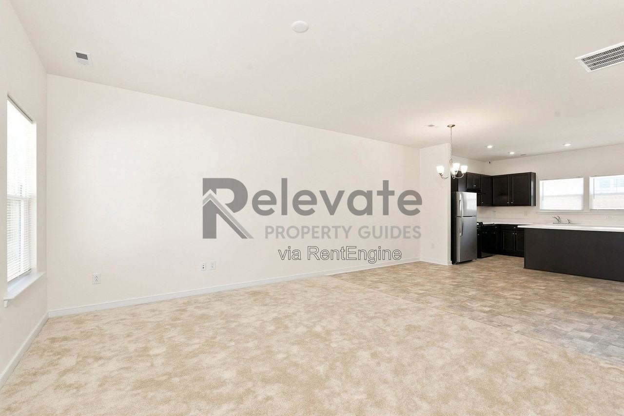 250 Greenpark Rd - Photo 7 of 22