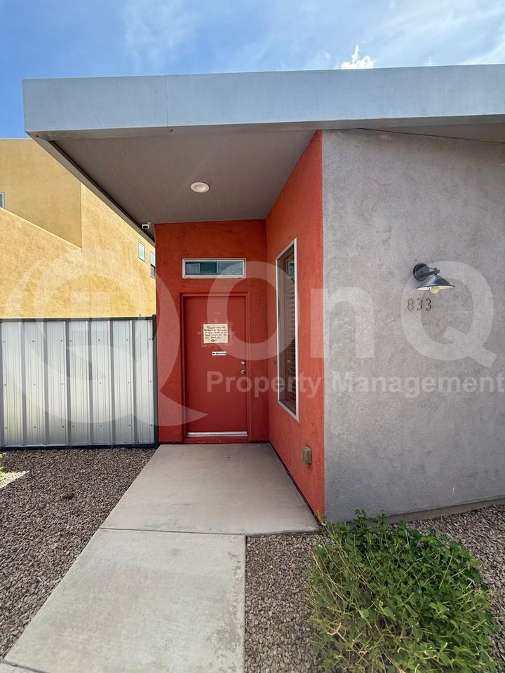 833 E Park Modern Dr - Photo 2 of 50