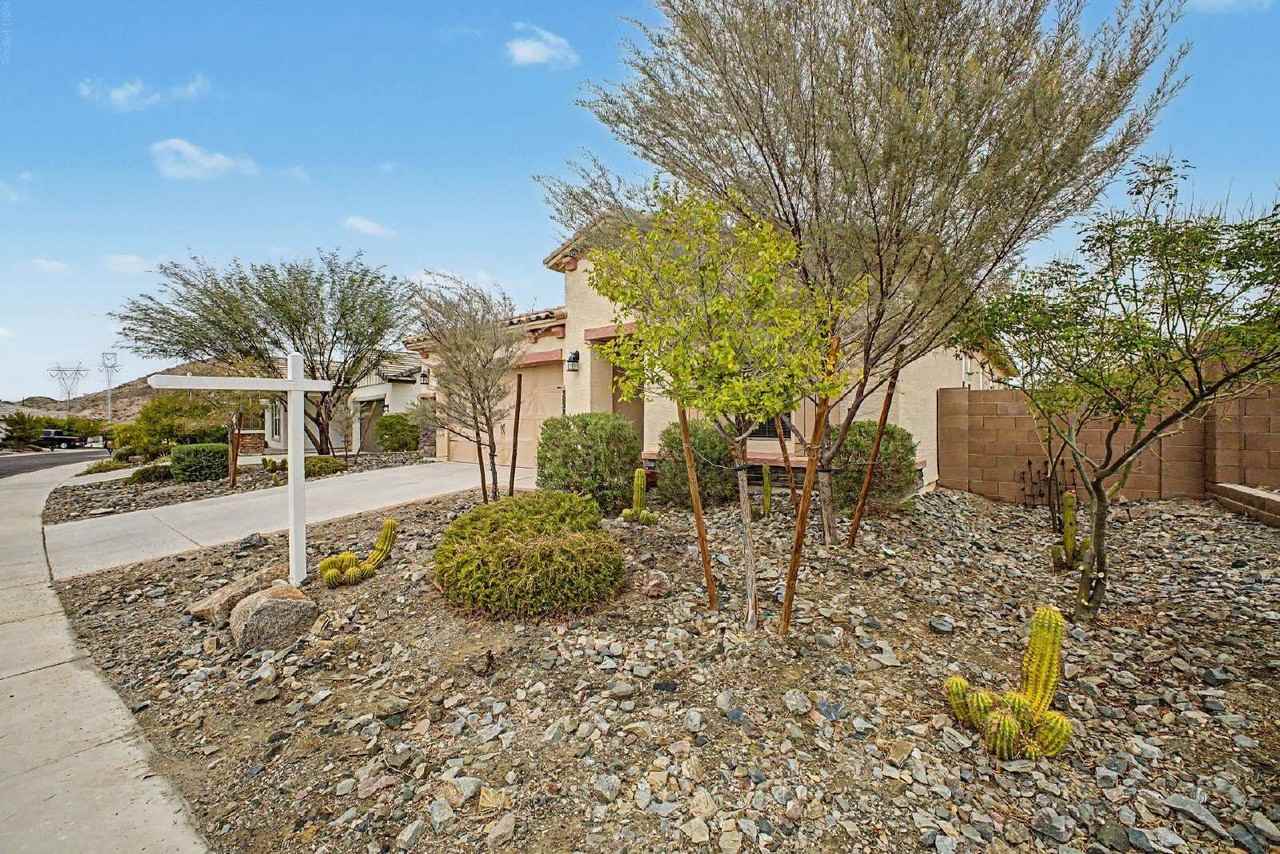 8833 S 167th Ln - Photo 5 of 50