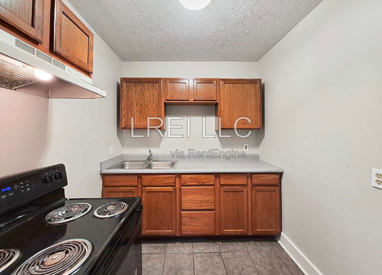 1273 S Clay St #3 - Photo 7 of 13