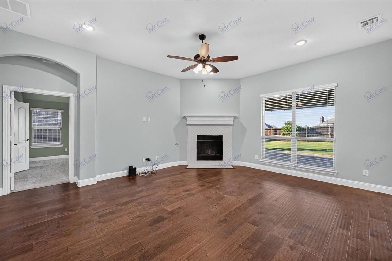 1416 Alexander Dr - Photo 4 of 23
