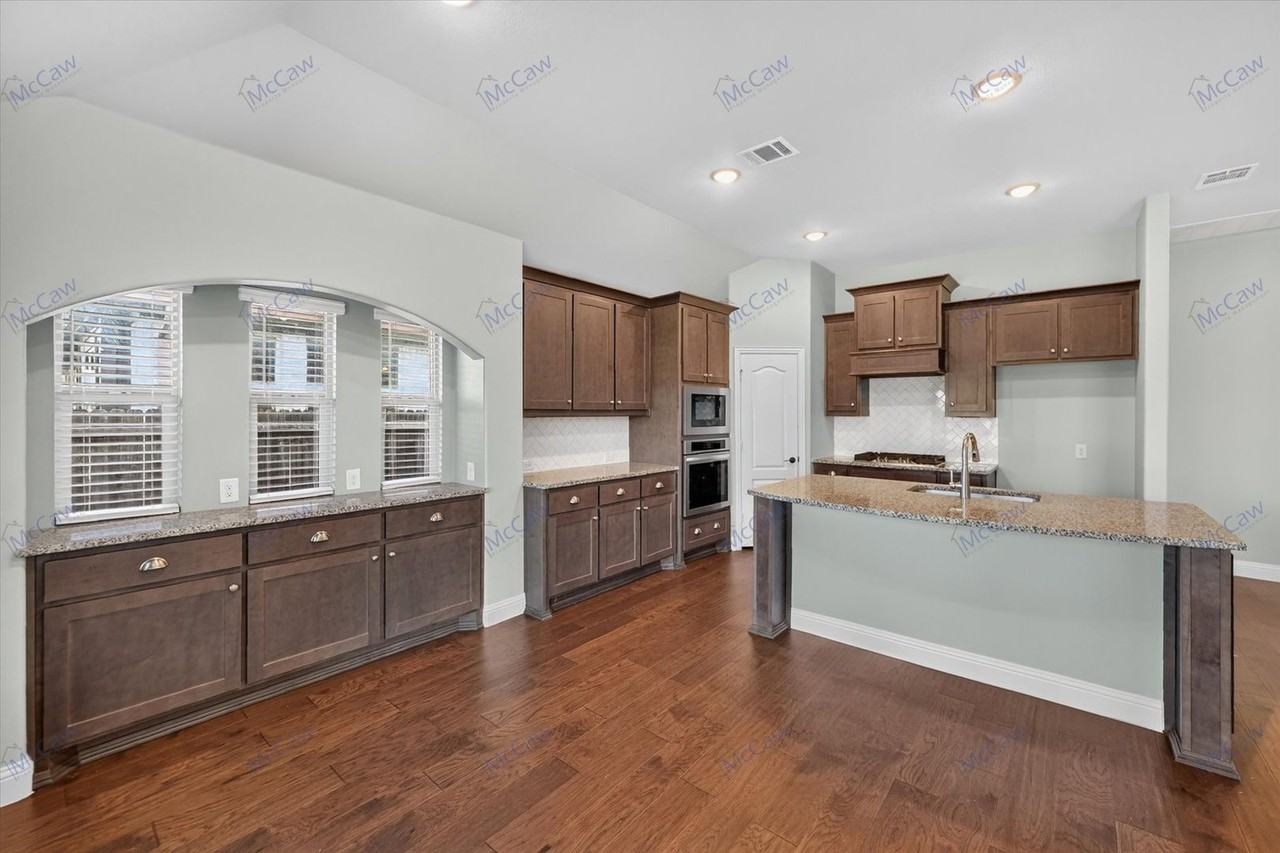 1416 Alexander Dr - Photo 6 of 23