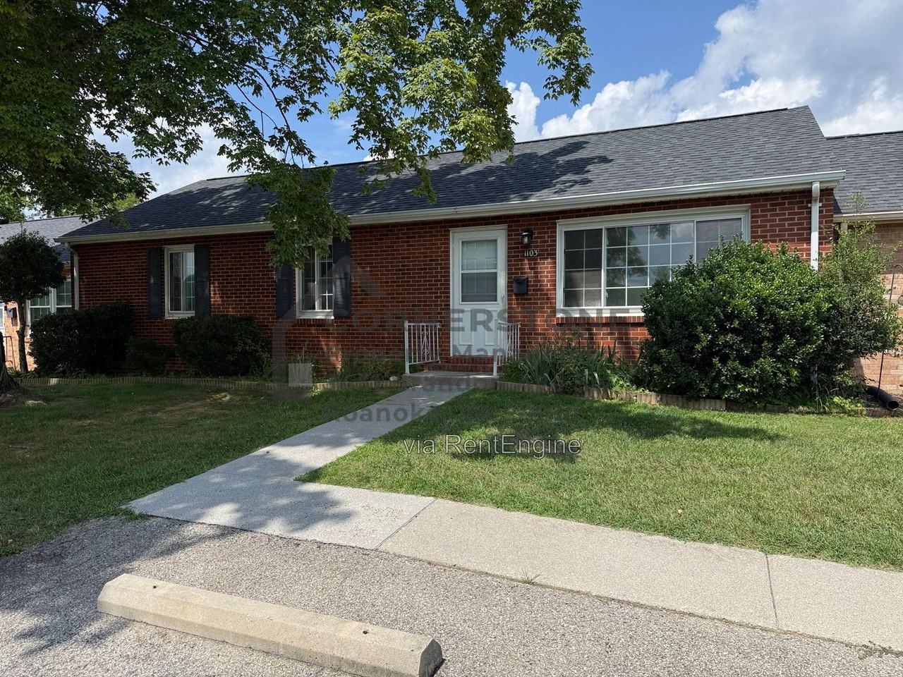 1103 Lakeview Pl - Photo 2 of 21
