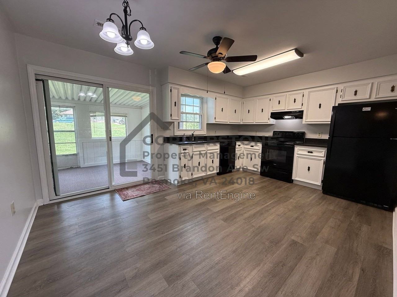 1103 Lakeview Pl - Photo 3 of 21