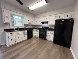 featured image of 1103 Lakeview Pl