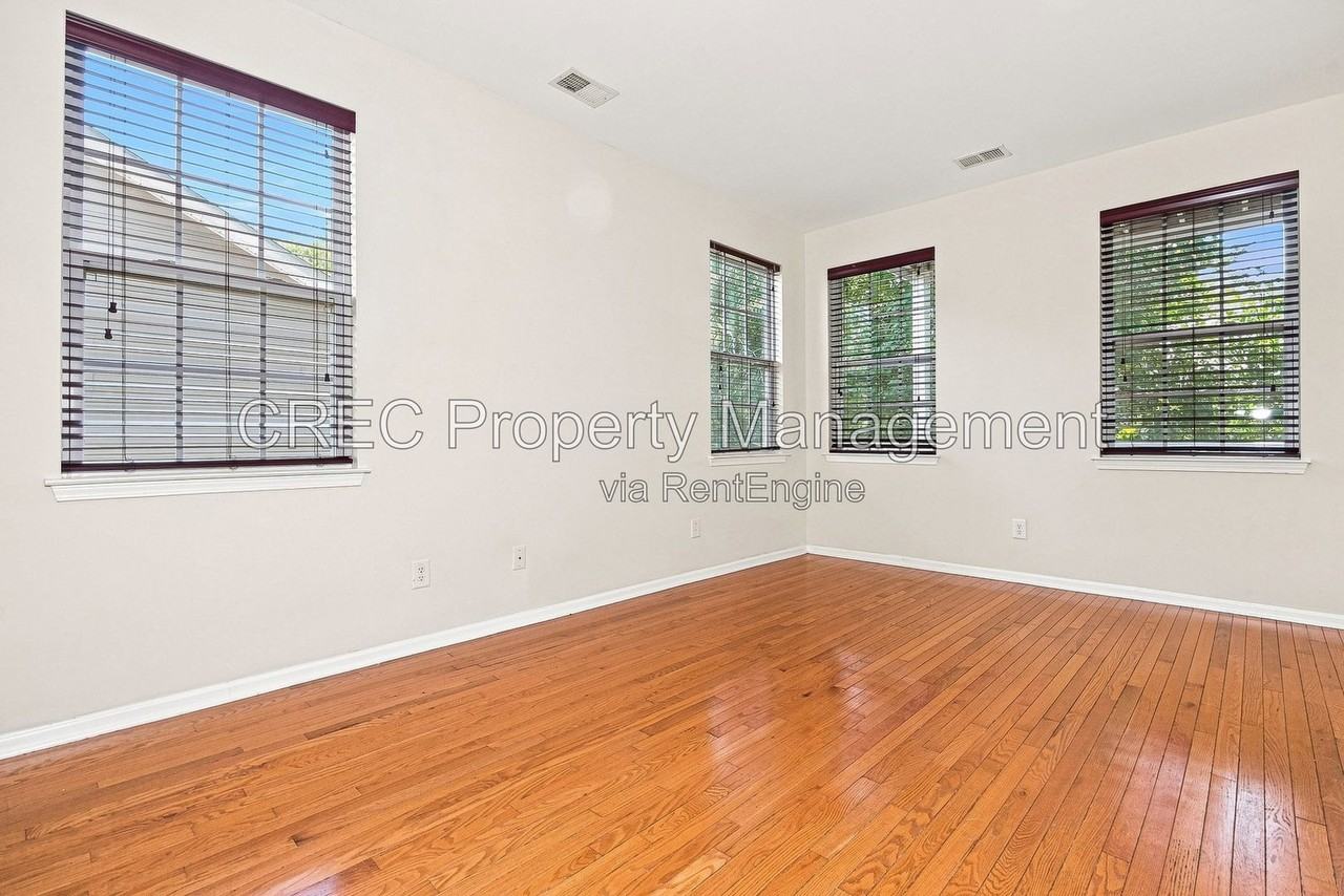 9161 Parlor Dr - Photo 6 of 32