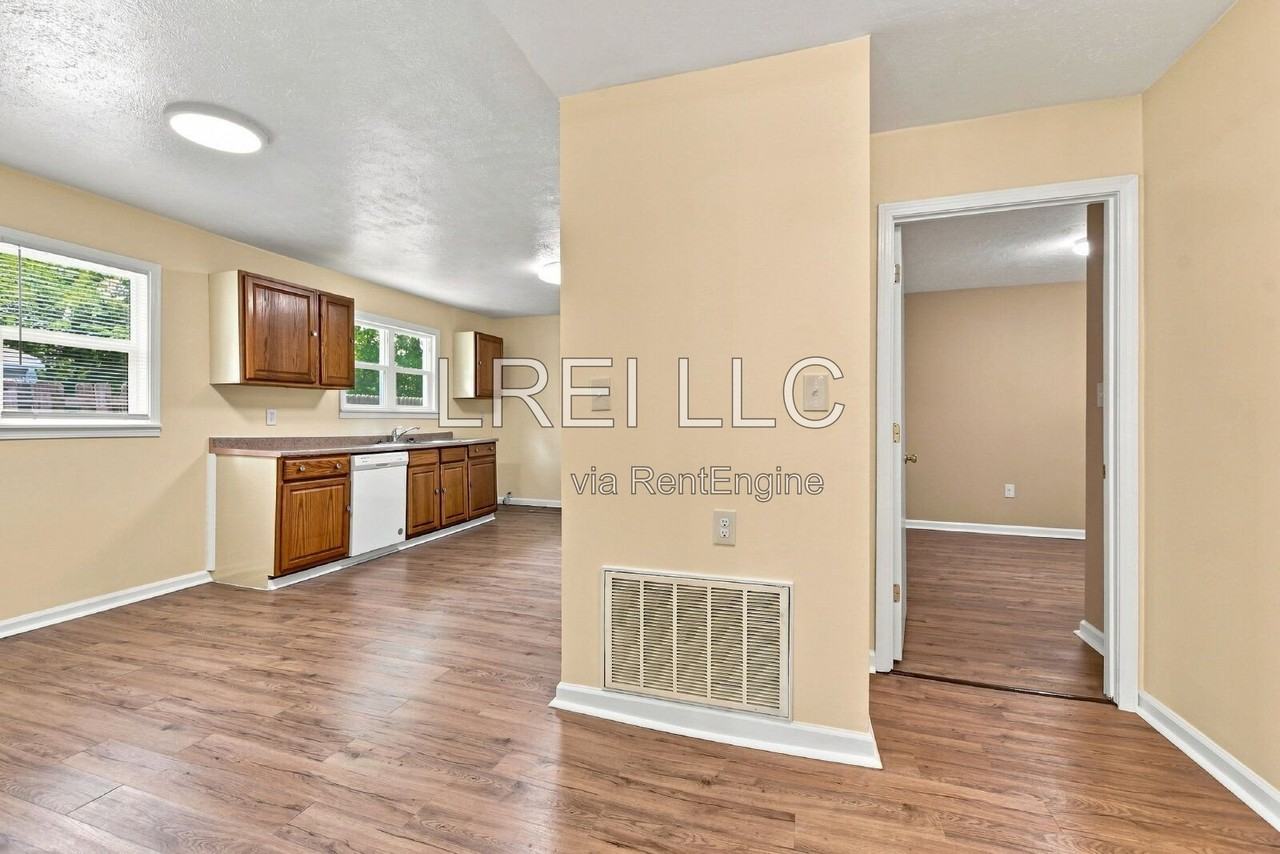 4014 Parthenia Ave - Photo 3 of 12