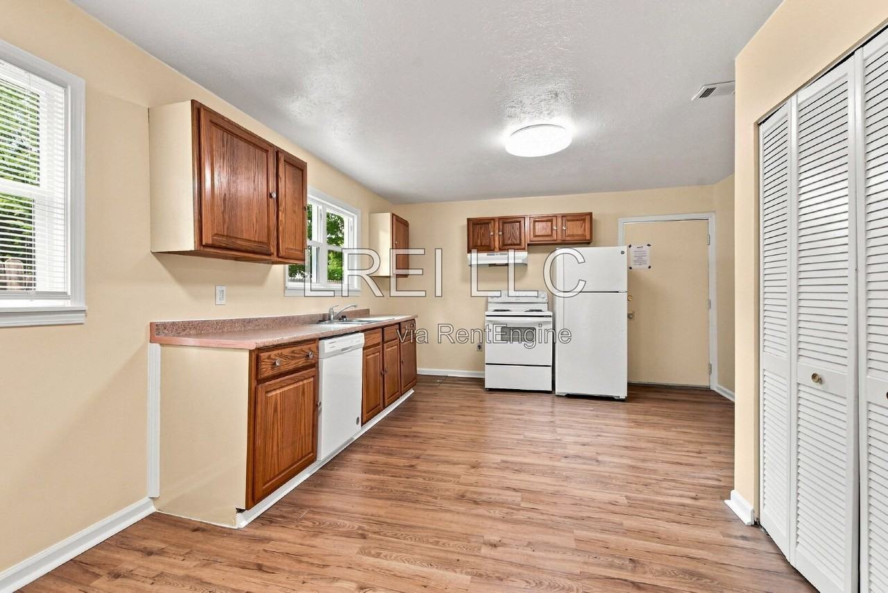 4014 Parthenia Ave - Photo 4 of 12