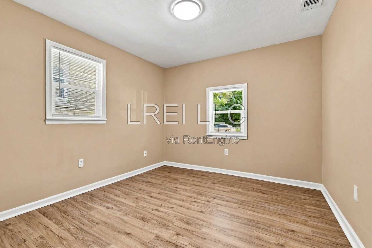 4014 Parthenia Ave - Photo 7 of 12