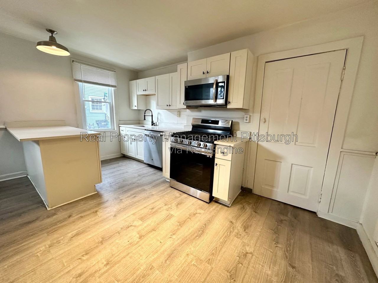 30 Ganster St - Photo 4 of 12