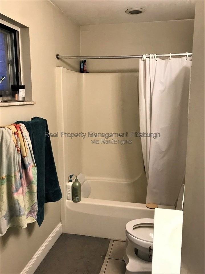 825 Collins Ave #1 - Photo 7 of 9