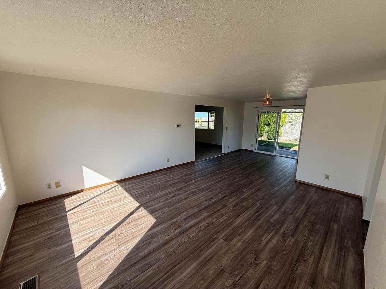 1488 Palace Dr Ne - Photo 2 of 24
