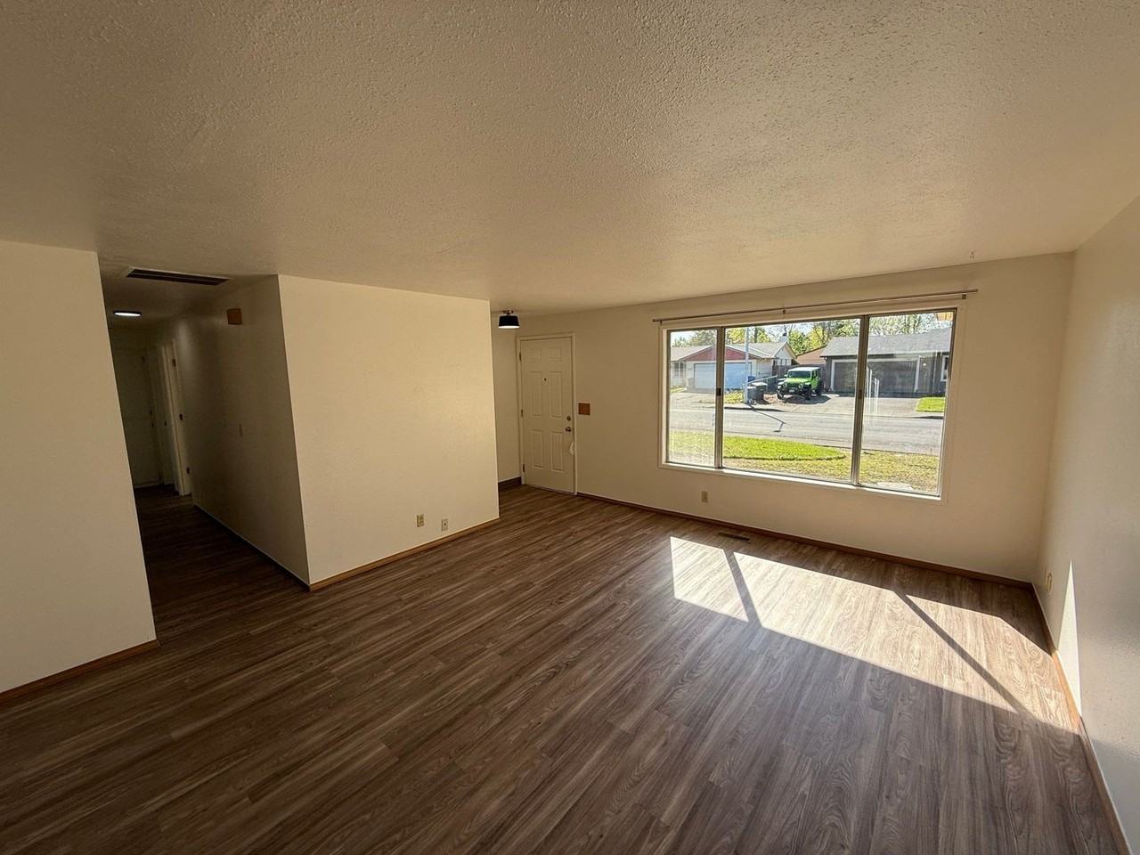 1488 Palace Dr Ne - Photo 4 of 24