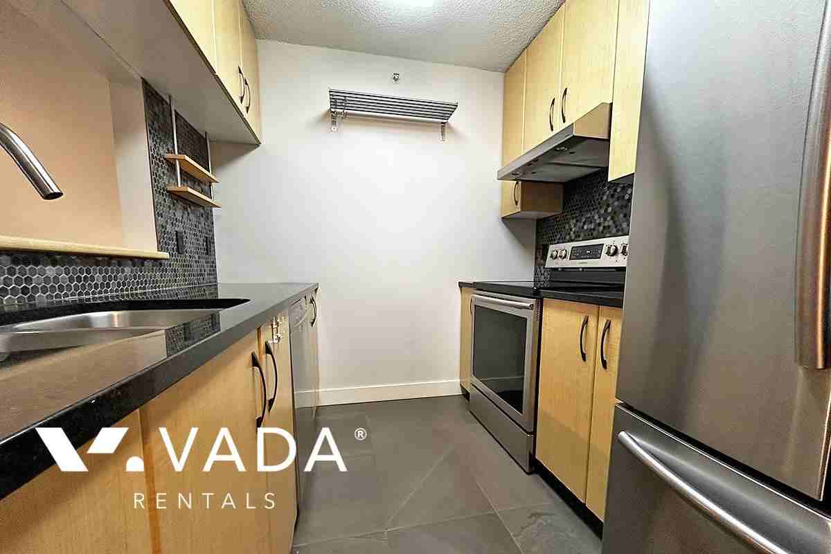 3638 Vanness Ave - Photo 4 of 12