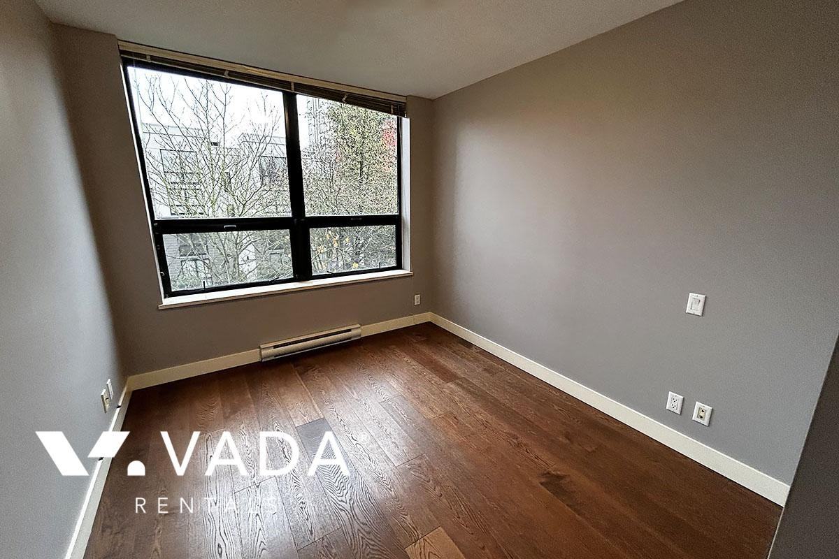 3638 Vanness Ave - Photo 6 of 12